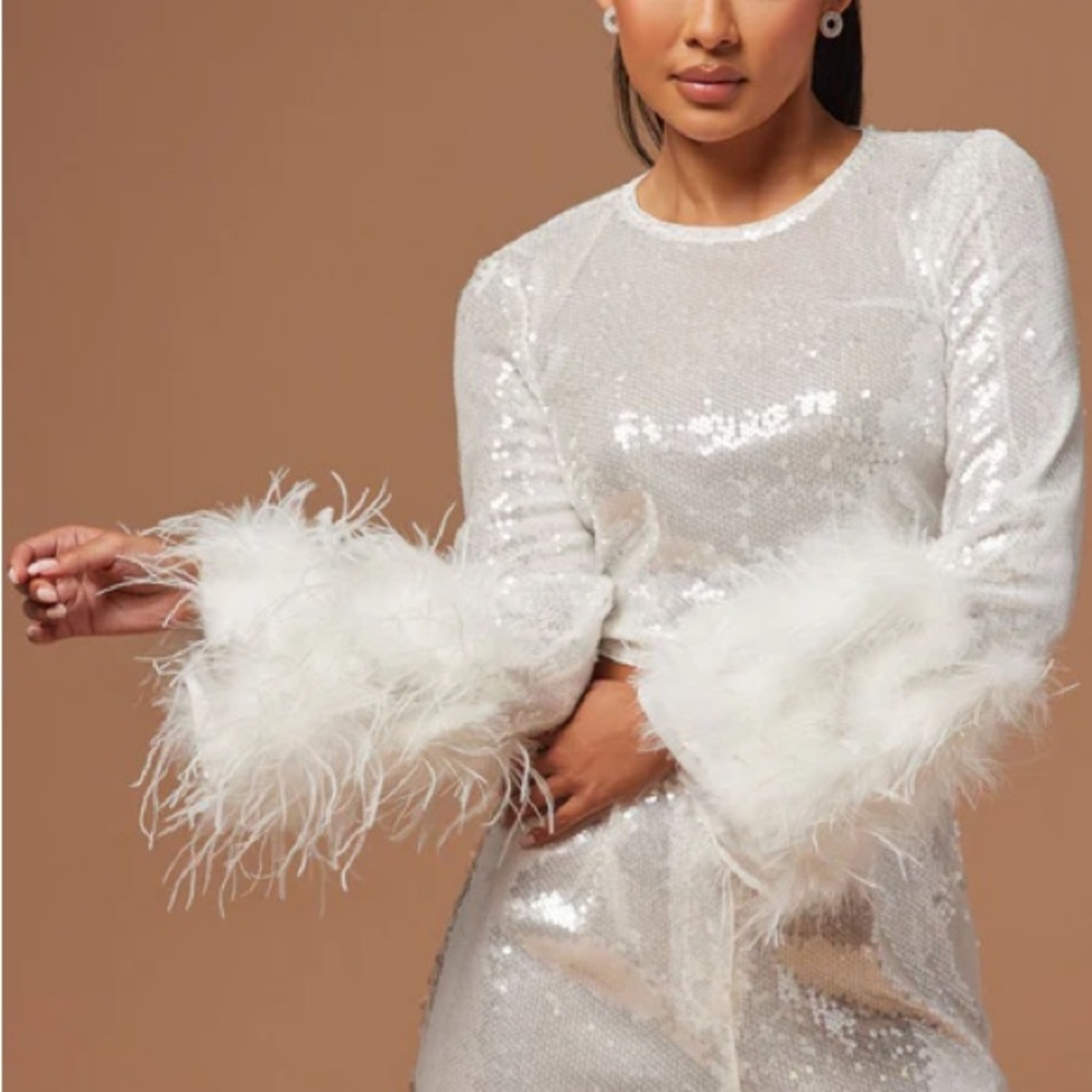 Nova Luxe White Sequin 2-Piece Set with Feather Cuffs